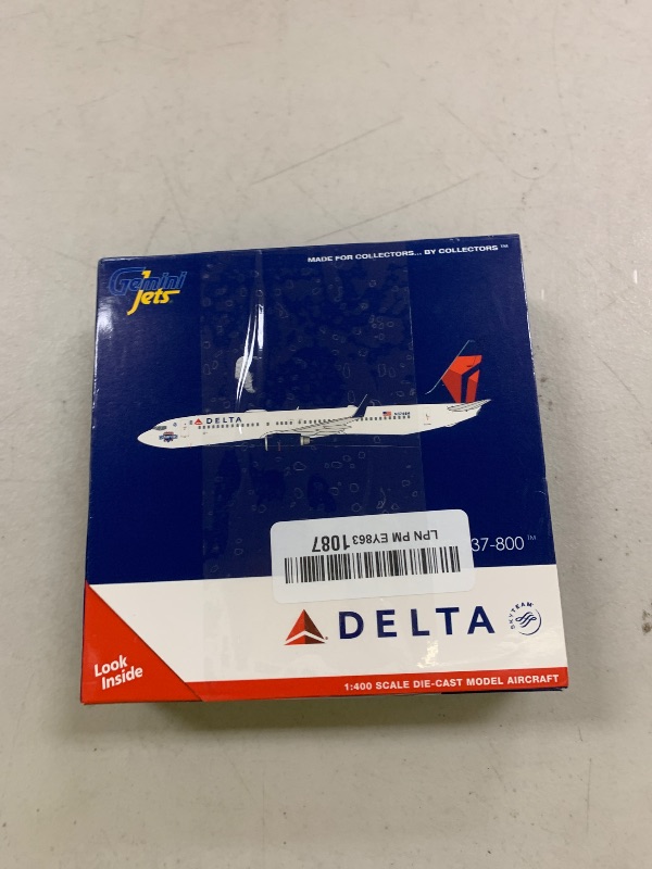 Photo 1 of Gemini Delta 737-800 1/400 REG#N3746H Atlanta Braves GJ2101
