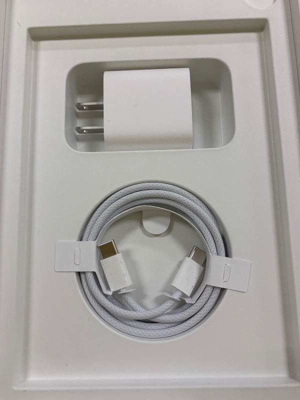 Photo 1 of Apple iPad mini (A17 Pro): Apple Intelligence, 8.3-inch Liquid Retina Display, 128GB, Wi-Fi 6E, 12MP Front/12MP Back Camera, Touch ID, All-Day Battery Life — Starlight