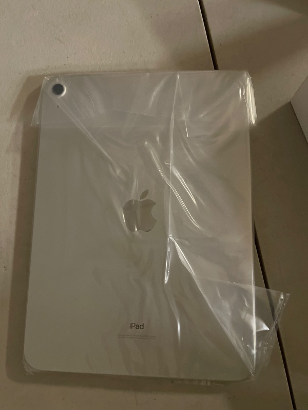Photo 1 of Apple 2022 iPad (10.9-inch, Wi-Fi, 64GB) - Silver (Renewed Premium)