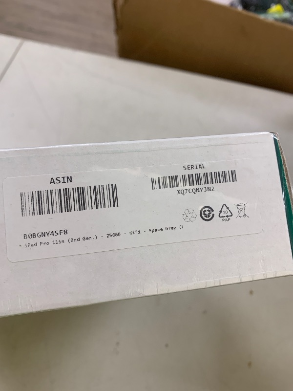 Photo 1 of Apple iPad Pro 11-inch (3nd Gen.) - 256GB - WiFi - Space Gray (Renewed Premium)
