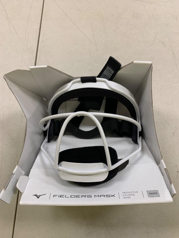 Photo 1 of Mizuno Softball Fielders Face Mask, White, S/M