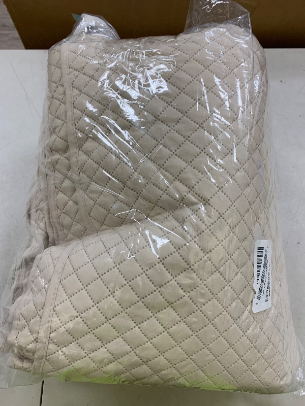 Photo 1 of SUCHBED California King Bedspread Set Oversized King Bedspreads 128x120 inches Cal King Quilt Bedding Set Extra Wide King Quilt Paisley Quilt Beige Coverlet Sets with Shams
