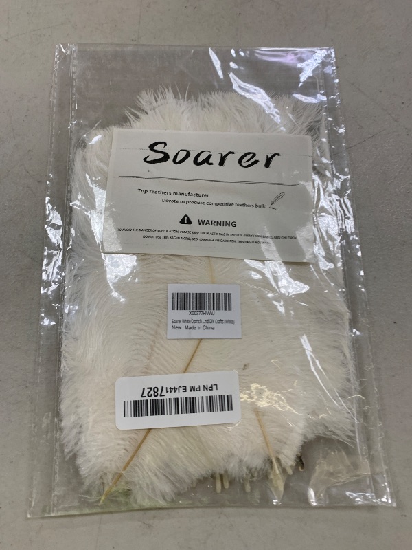 Photo 1 of Soarer White Ostrich Feathers Bulk - 30pcs 8-10 inches for Wedding Party Centerpieces, Home Decorations and DIY Crafts (White)