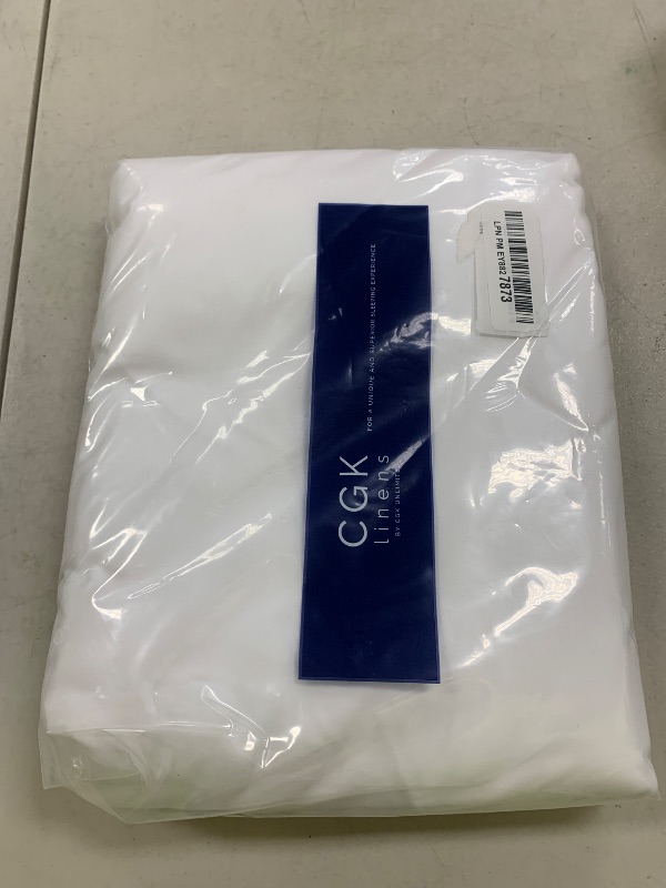 Photo 1 of Duvet Cover Twin/Twin XL Size Set - Extra Soft Duvet Cover 68 x 90 with 1 Pillow Sham - Hotel Luxury, Easy Care and Fade Free with Zipper Closures & Ties - Comfy, Cozy Breathable Bedding Set (White)