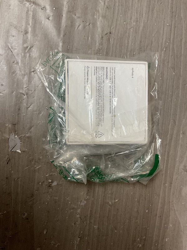 Photo 1 of Apple AirPods Pro 3 Wireless Earbuds, Active Noise Cancellation, Live Translation, Heart Rate Sensing,Hearing Aid Feature,Bluetooth Headphones,Spatial Audio, High-Fidelity Sound, USB-C Charging, White