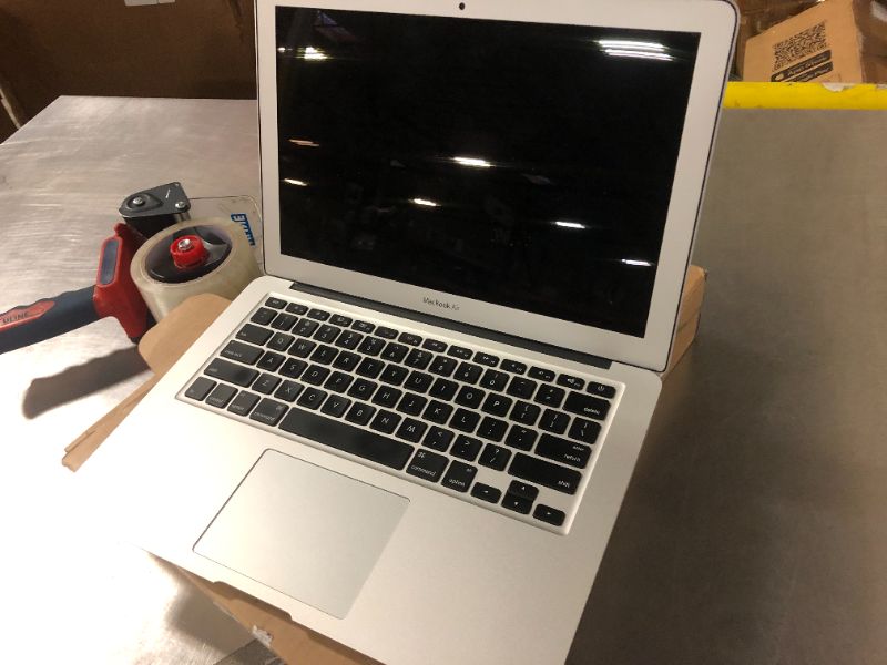 Photo 1 of MAJOR DAMAGE-------------------------NONFUNCTIONAL--------------------------------------**SOLD FOR PARTS, SEE NOTES* Apple 2025 MacBook Air 13-inch Laptop with M4 chip: Built for Apple Intelligence, 13.6" Liquid Retina Display, 16GB Unified Memory, 256GB 