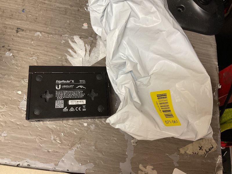 Photo 1 of Ubiquiti Networks ER-X EdgeRouter X 4-Port Gigabit Router w/ Power Adapter (Renewed)