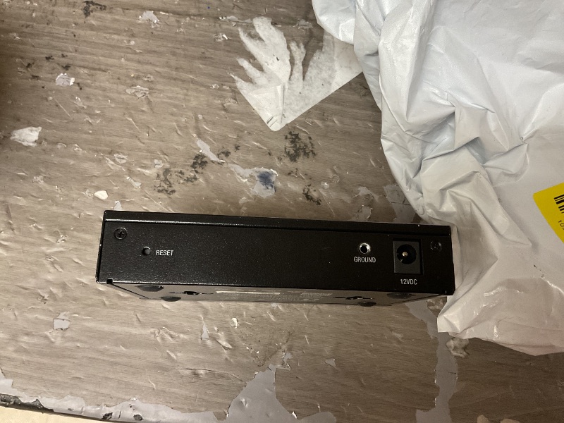 Photo 1 of Ubiquiti Networks ER-X EdgeRouter X 4-Port Gigabit Router w/ Power Adapter (Renewed)