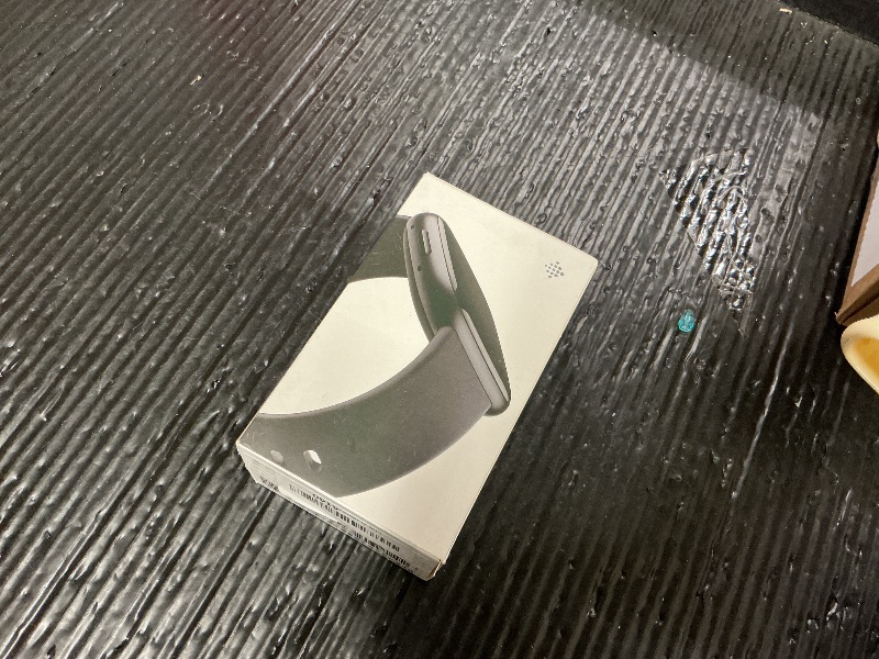 Photo 1 of Fitbit Versa 4 Fitness Smartwatch with Daily Readiness, GPS, 24/7 Heart Rate, 40+ Exercise Modes, Sleep Tracking and more, Black/Graphite, One Size (S & L Bands Included)