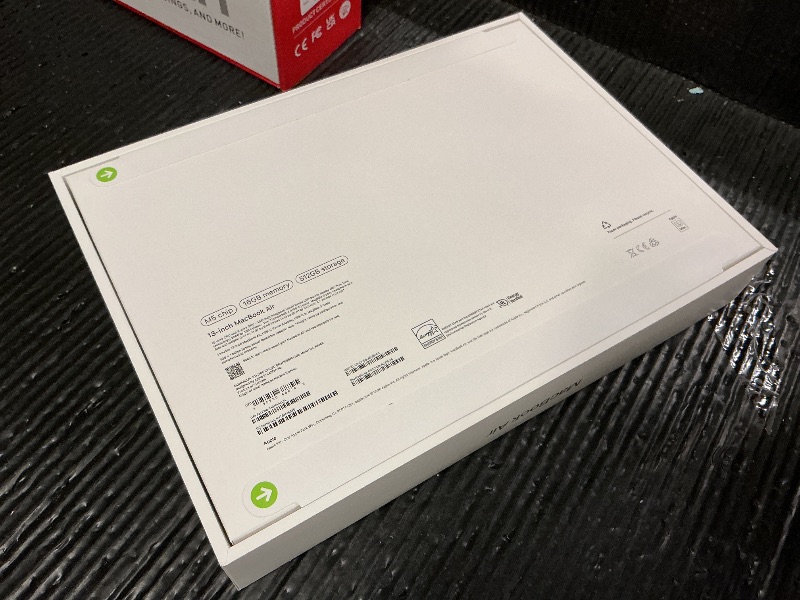 Photo 1 of Apple 2026 MacBook Air 13-inch Laptop with M5 chip: Built for AI, 13.6-inch Liquid Retina Display, 16GB Unified Memory, 512GB SSD, 12MP Center Stage Camera, Touch ID, Wi-Fi 7; Starlight