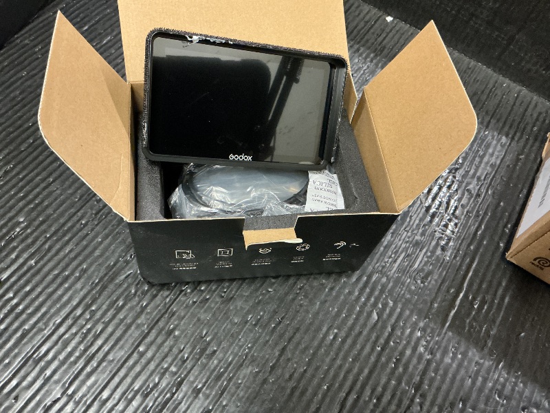 Photo 1 of Godox GM6S 5.5Inch 4K Camera Monitor 1200nit Ultra-Bright Video Monitor for DSLR Camera 1920 * 1080 IPS Screen Touch Control HDMI Input & Output Custom 3D LUT Type-C/DC/Battery Powered with Sun Hood