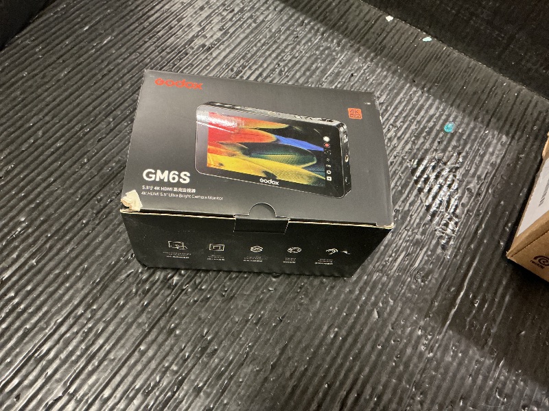 Photo 1 of Godox GM6S 5.5Inch 4K Camera Monitor 1200nit Ultra-Bright Video Monitor for DSLR Camera 1920 * 1080 IPS Screen Touch Control HDMI Input & Output Custom 3D LUT Type-C/DC/Battery Powered with Sun Hood