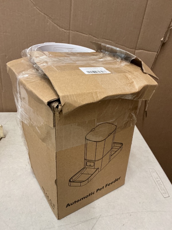 Photo 1 of Evenwow 5G WiFi Automatic Feeder, Large Capacity 6L Timed Dry Food Dispenser for Cats and Dogs, APP Control & Anti-Clog Design for Multiple Pets