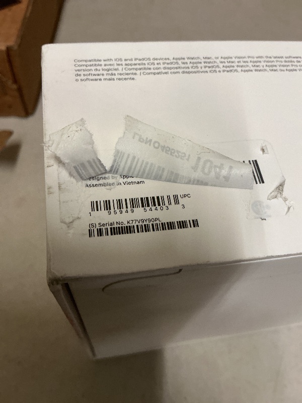 Photo 1 of Apple AirPods Max Wireless Over-Ear Headphones, Pro-Level Active Noise Cancellation, Transparency Mode, Personalized Spatial Audio, USB-C Charging, Bluetooth Headphones for iPhone - Starlight