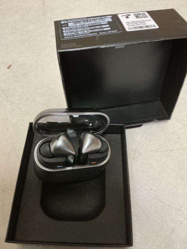 Photo 1 of Samsung Galaxy Buds 3 Pro AI True Wireless Bluetooth Earbuds, Noise Cancelling, Sound Optimization, Redesigned Comfort Fit, Silver [US Version, Amazon Exclusive, 2Yr Warranty]