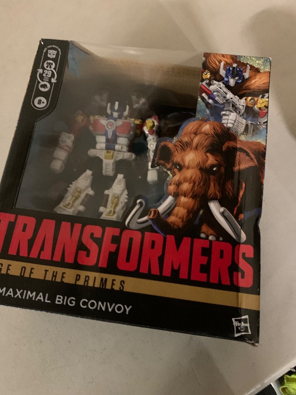 Photo 1 of Transformers Age of The Primes Maximal Big Convoy, Leader Class 6.5-Inch Converting Action Figure, Robot Toys for Ages 8+