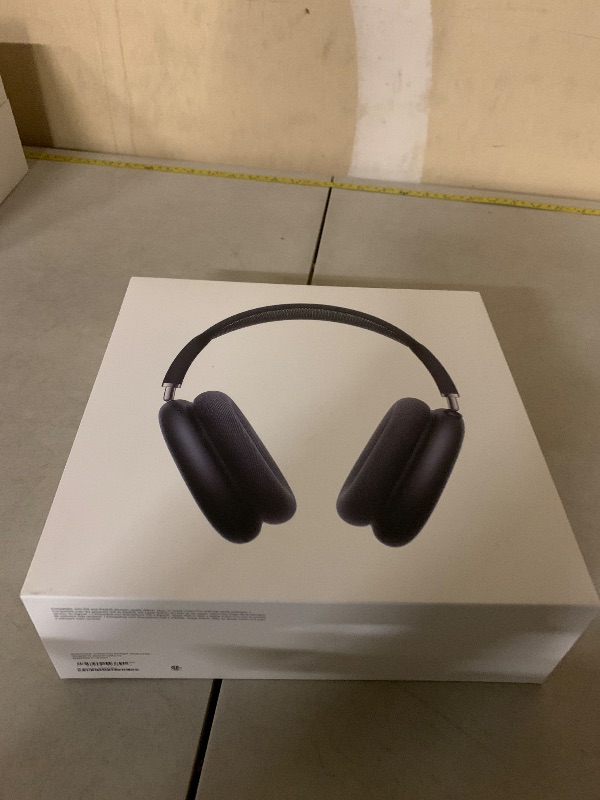 Photo 1 of Apple AirPods Max Wireless Over-Ear Headphones, Pro-Level Active Noise Cancellation, Transparency Mode, Personalized Spatial Audio, USB-C Charging, Bluetooth Headphones for iPhone - Midnight