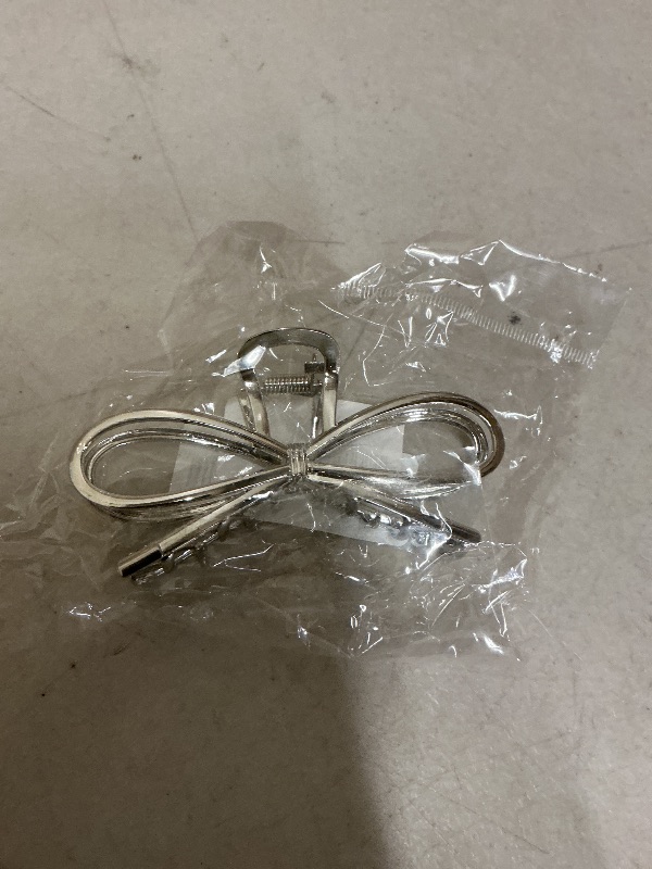 Photo 1 of 1Pcs Metal Silver Bow Hair Claw Clips - Large Fashion Hair Accessories for Women Girls, Strong Hold Alloy Elegant Jaw Grip Clips for Thin or Thick Hair Styling