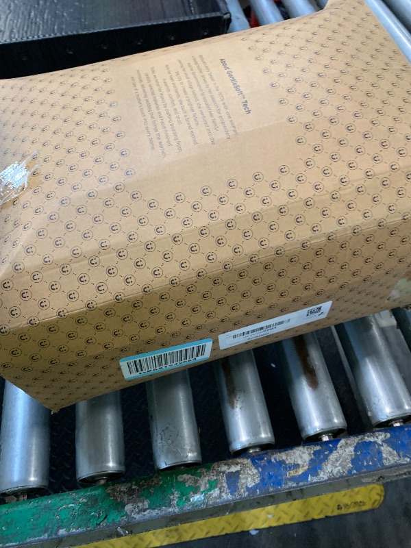 Photo 1 of ***USED*** Bedsure Oversized King Comforter Set, Beige Soft Prewashed Bedding for All Seasons, 3 Pieces GentleSoft™ Bed Set, 1 Lightweight Comforter (120"x98") and 2 Pillowcases (20"x36")