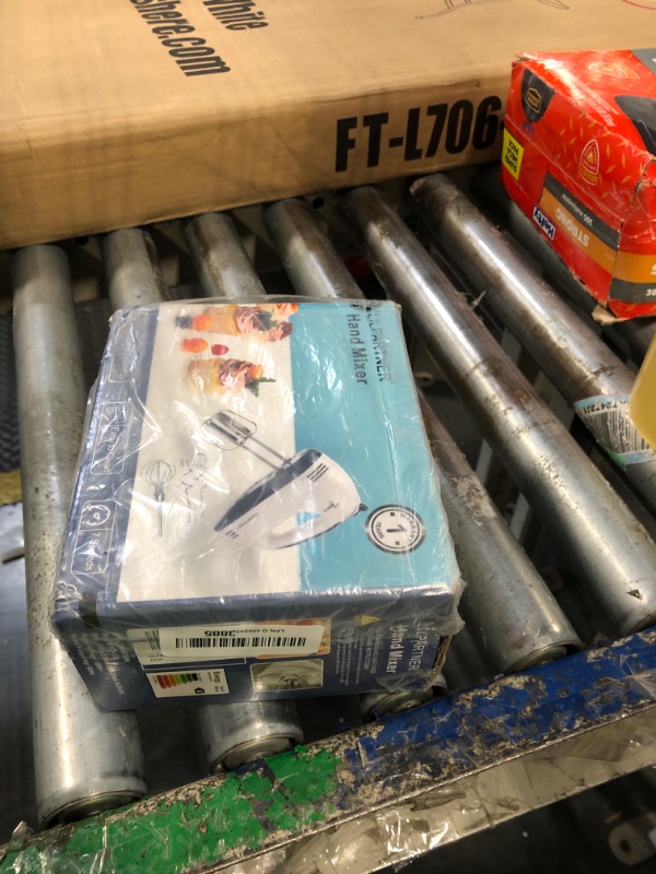 Photo 1 of **UNTESTED**
LILPARTNER Hand Mixer Electric, Small Food Mixer 7 Speeds Handheld Blender, 304 *(2* Beater, 2*Dough Hook) Kitchen Blender for Cream, Cookies, Dishwasher Safe