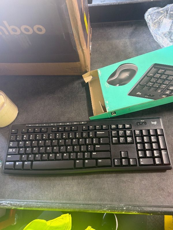 Photo 1 of *****MISSING THE MOUSE****Logitech MK270 Wireless Keyboard and Mouse Combo for Windows, 2.4 GHz Wireless, Compact Mouse, 8 Multimedia and Shortcut Keys, 2-Year Battery Life, for PC, Laptop - Black