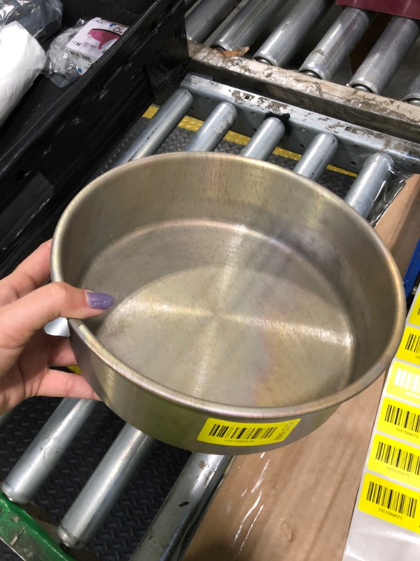 Photo 1 of ***USED*** Winco Heavy-Duty Round Aluminum Layer Cake Pan, 9" x 3"