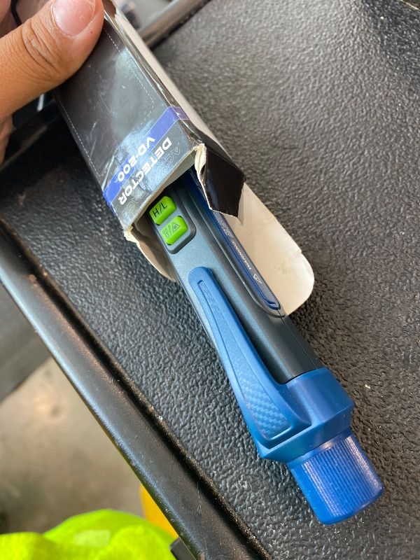 Photo 1 of **UNTESTED**
VENLAB Voltage Tester, Non Contact Voltage Detector, Circuit Tester Dual Range Voltage Sniffer 12V-1000V/48V-1000V, Live Wire Tester with Alarm and Flashlight, Electrical Tester with LCD Display