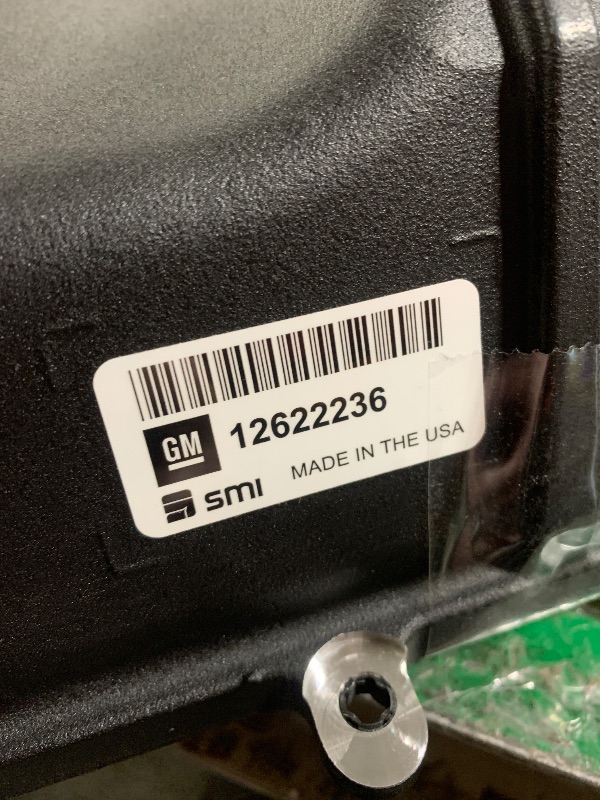 Photo 1 of ***SEE PHOTOS FOR DAMAGE*** GM Genuine Parts 12622236 Charge Air Cooler Cover with Bolts, Seals, and Sensors