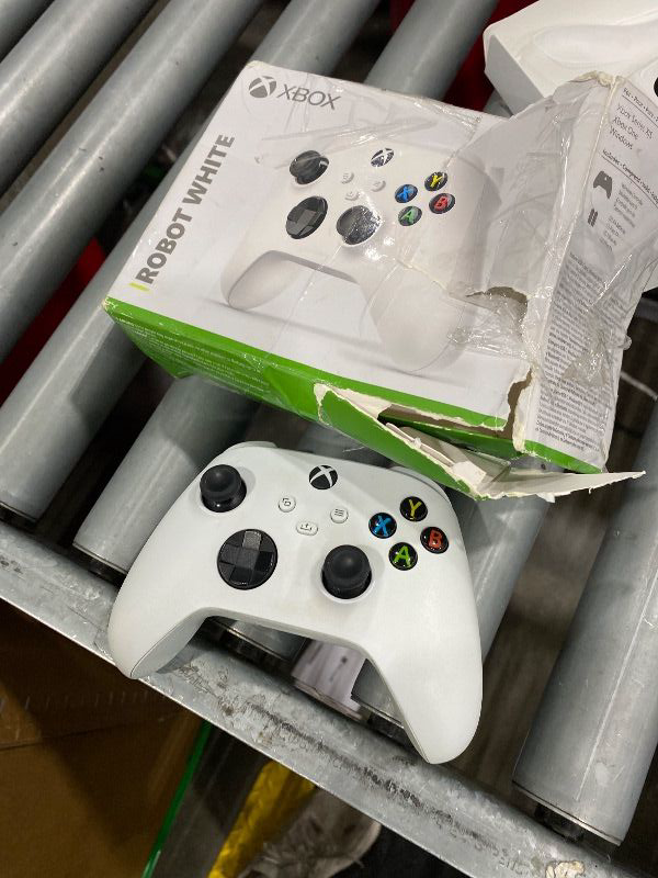 Photo 1 of [UNTESTED] Xbox Wireless Gaming Controller | Robot White | Console, PC, & Android | Textured Grip | Wireless, Bluetooth, USB-C Connectivity