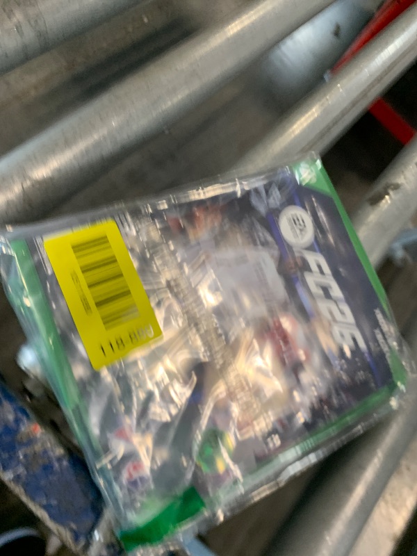Photo 1 of [Disc is fine, case is destroyed] EA SPORTS FC 26 - XBOX Series X