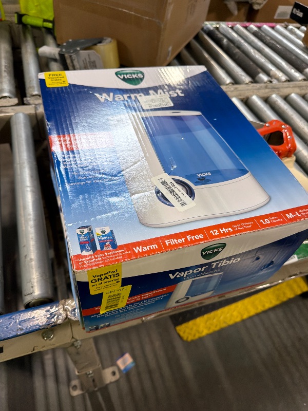 Photo 1 of **dirty**
Vicks Warm Mist Humidifier Filter-Free 1-Gal Tank, Auto Shut-Off, Night Light, VapoPad and VapoSteam Compatible
