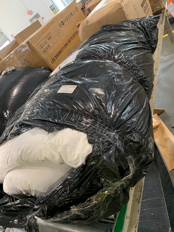 Photo 1 of ****SIMILAR ITEM UNKNOWN SPECIFIC DETAILS*** NTBAY Queen Comforter - Down Alternative Comforter Duvet Insert, All Season Bedding Quilted Comforter with Corner Tabs, Machine Washable, Soft Comforter Only, White