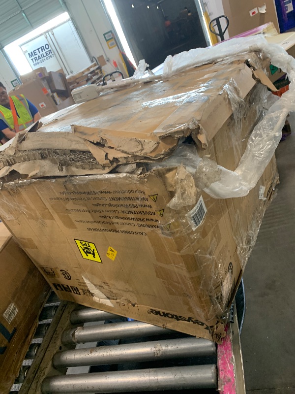 Photo 1 of ***UNTESTED*** Keystone 23,200 BTU Window Air Conditioner with 16,000 BTU Supplemental Heat and Dehumidifier, 230V, Window AC for Large Rooms up to 1,500 Sq.Ft. with Smart Remote Control