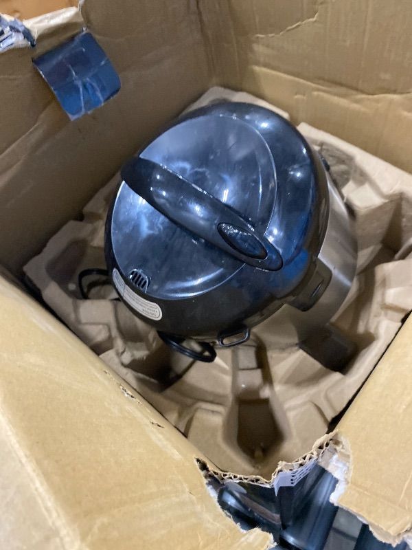Photo 1 of ***SELLING FOR PARTS*** Instant Pot Pro (8 QT) 10-in-1 Pressure Cooker, Slow Cooker, Rice/Grain Cooker, Steamer, Sauté, Sous Vide, Yogurt Maker, Sterilizer, and Warmer, Includes App with Over 800 Recipes, Black