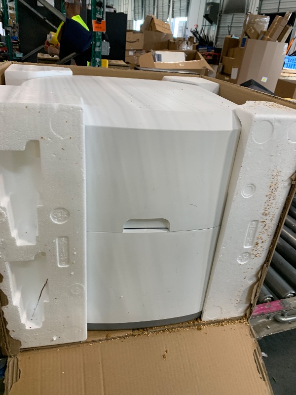 Photo 1 of ** sold as i no refund/return** see comments Automatic Litter Box, Self Cleaning Litter Box, Odor Control, 90L Large Capacity with APP Control and Safety Sensor, Ellenpent, for Multiple Cats, Large Cat, with 3 Rolls Garbage Bags