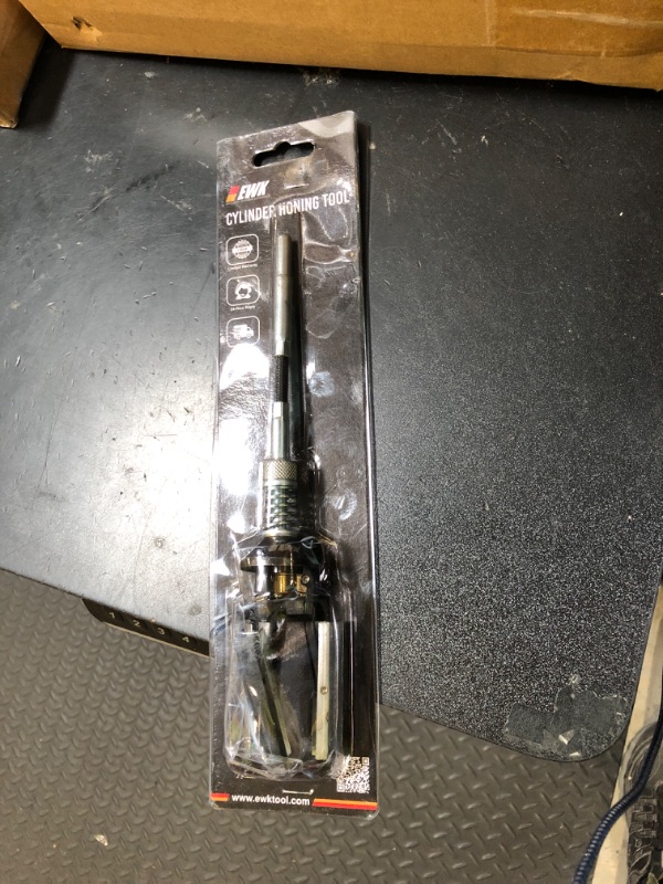 Photo 1 of EWK 1-1/4 to 3-1/2 Inch 3 Stones Engine Cylinder Hone Tool Adjustable Cylinder Deglazer Piston Honer 220 Grit