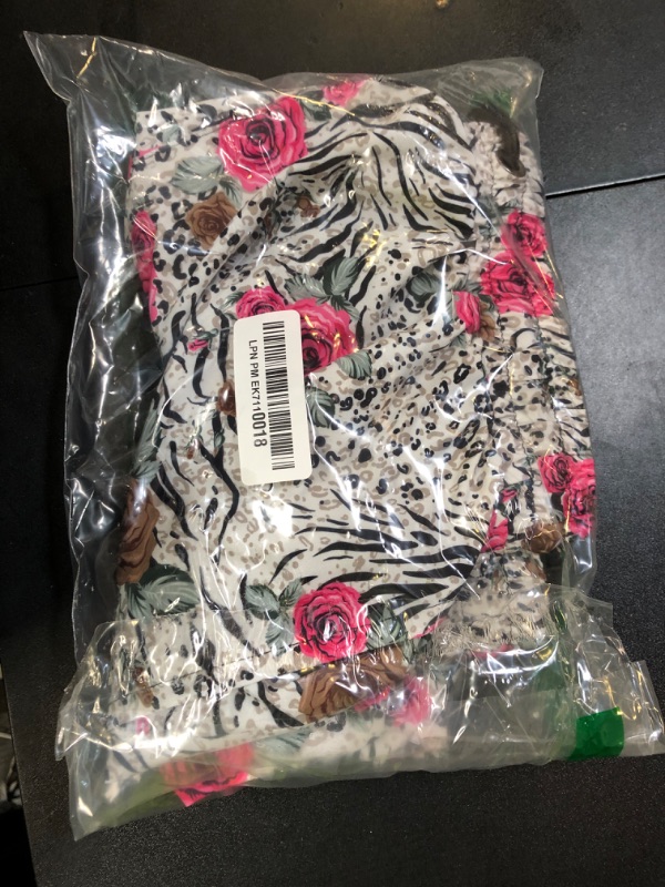 Photo 1 of Men's Beach Shorts Funny 3D Prints Novelty Pattern Tropical Swim Trunks White Flower