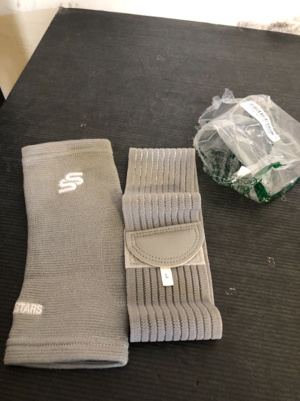 Photo 1 of Sleeve Star Ankle Brace 