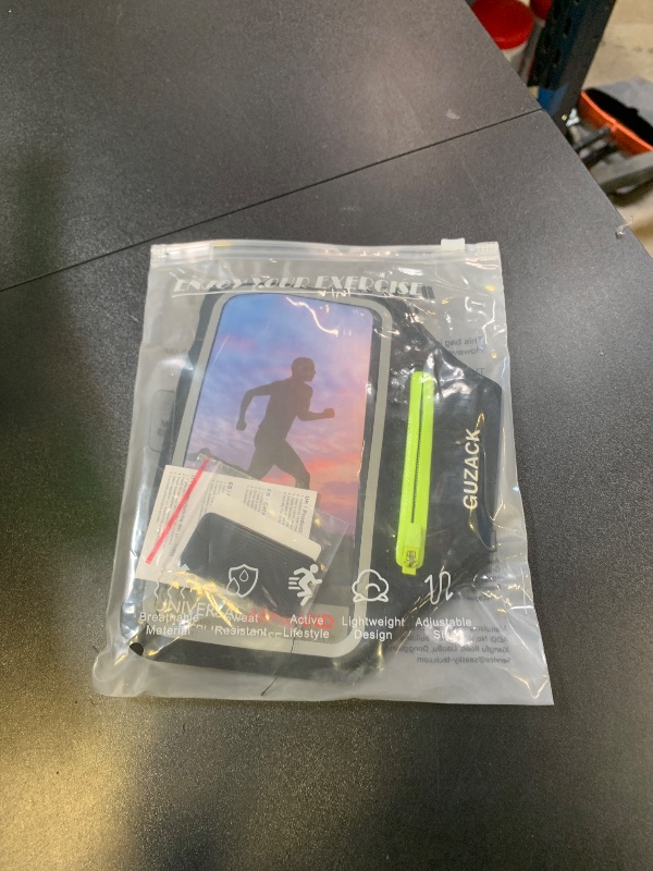 Photo 1 of GUZACK Running Armband for iPhone 16 Pro 15 14 13 12 11 Pro Max/Plus/XR/XS, Galaxy S25/S24/S23/S22, with Card Slot & Key Pockets, Sports Arm Bands Cell Phone Holder Fit Up to 6.9 Inches Phone
