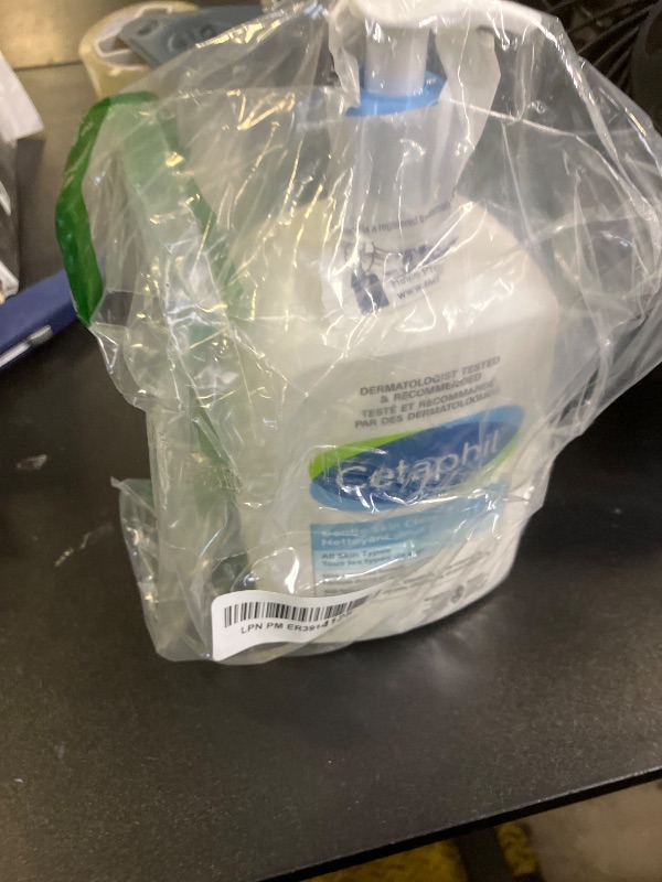 Photo 1 of Cetaphil Gentle Skin Cleanser 1 Litre 32oz