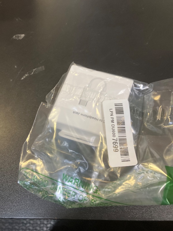 Photo 1 of Apple USB-C to 3.5 mm Headphone Jack Adapter