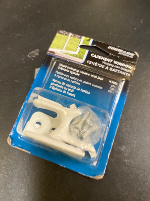 Photo 1 of Prime-Line H 3836 Casement Lock, White, 3 Keepers, Screws (1 Set)