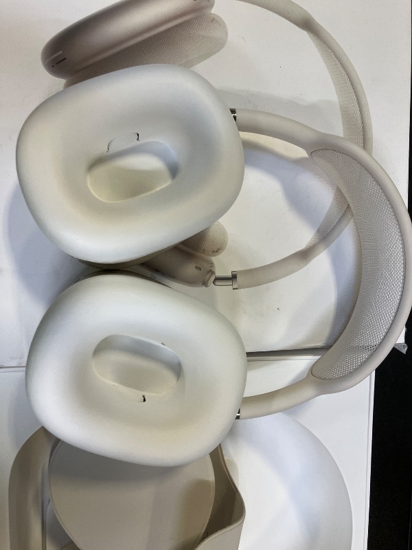 Photo 1 of Apple AirPods Max Wireless Over-Ear Headphones, Pro-Level Active Noise Cancellation, Transparency Mode, Personalized Spatial Audio, USB-C Charging, Bluetooth Headphones for iPhone - Starlight