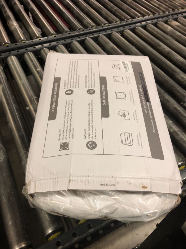 Photo 1 of APSMILE Oversized King Down Feather Fibers Duvet Insert - Ultra-Soft All Season Down Feather Fibers Comforter Hotel Collection Comforter, Fluffy Medium Warmth (White, 120"x98")