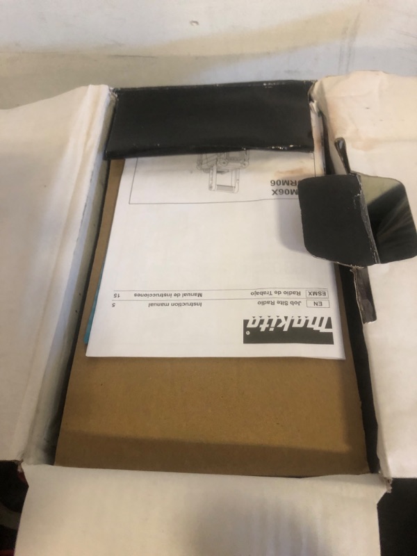Photo 1 of Makita XRM06B 18V LXT Lithium-Ion Cordless Bluetooth Job Site Radio