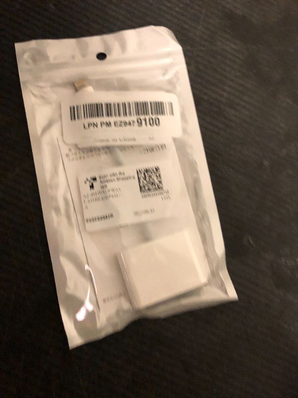 Photo 1 of Apple MFi Certified Lightning to HDMI Digital AV Adapter 1080P HD Video HDMI Sync Screen Connector Cable with Charging Port Compatible with iPhone 14/13/12/11/ X/ 8/7/ iPad on HDTV/Projector/Monitor