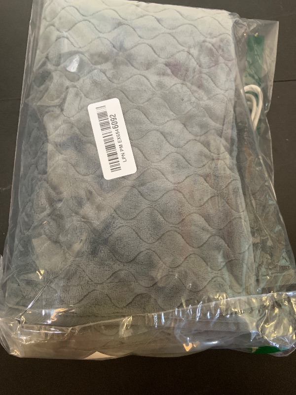Photo 1 of King Size Heating Pad for Back Pain 32"x24" Extra Large Electric Heating Pad for Period Cramps Relief & Body Neck Shoulder Auto Shut Off Heat Pad Temperature Settings Machine Washable Gray