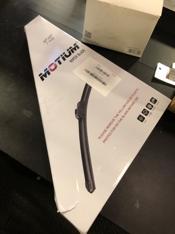 Photo 1 of MOTIUM OEM QUALITY Premium All-Season Windshield Wiper Blades (22"+22" pair for front windshield)