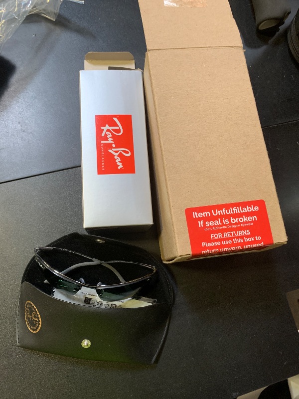 Photo 1 of Ray-Ban Men's RB3183 Rectangular Sunglasses, Gunmetal/Polarized Green, 63 mm