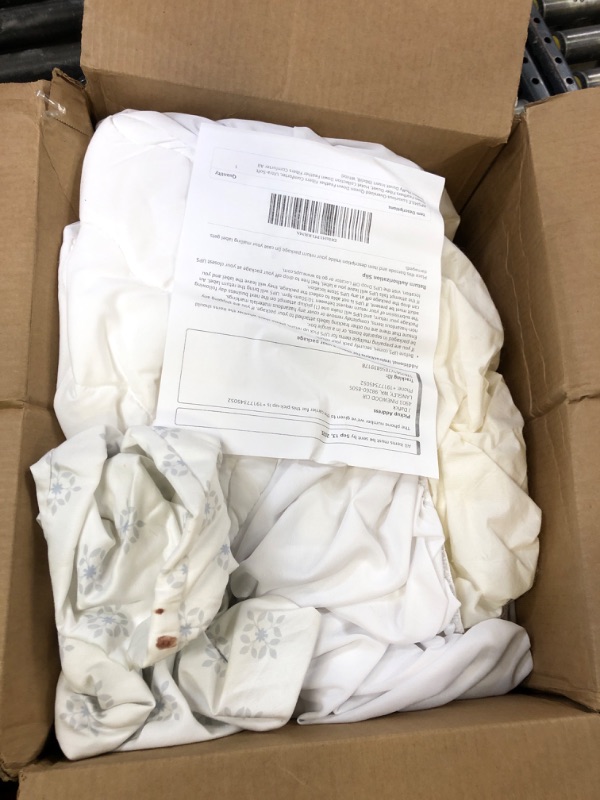 Photo 1 of APSMILE Luxurious Oversized Queen Down Feather Fibers Comforter, Ultra-Soft Down Feathers Fiber Duvet, Hotel Collection Down Feather Fibers Comforter All Season Fluffy Duvet Insert (98x98, White)